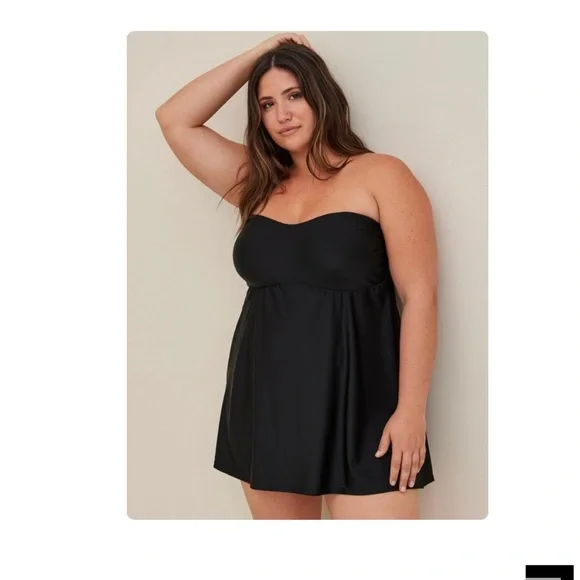 Torrid Wireless lightly lined Mid Strapless Swim Dress With Brief